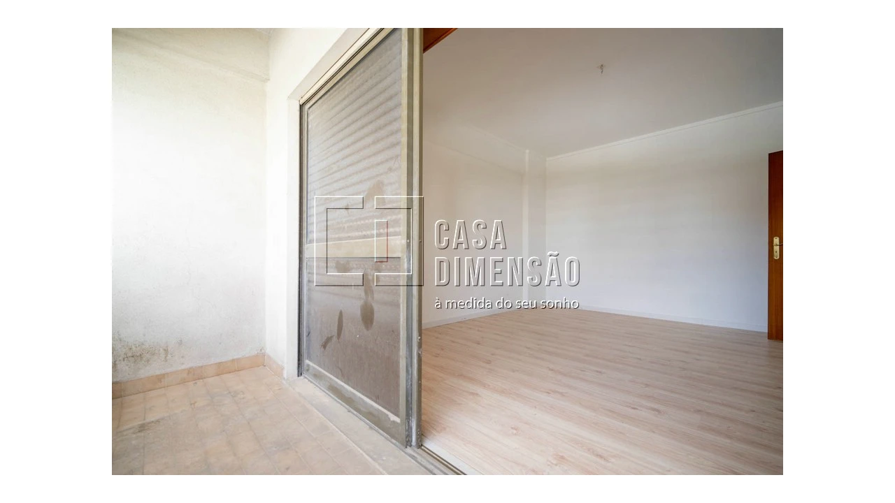 Apartamento T2 para Venda em Carnaxide e Queijas Foto 13