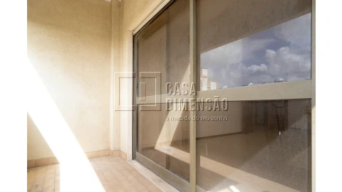 Apartamento T2 para Venda em Carnaxide e Queijas