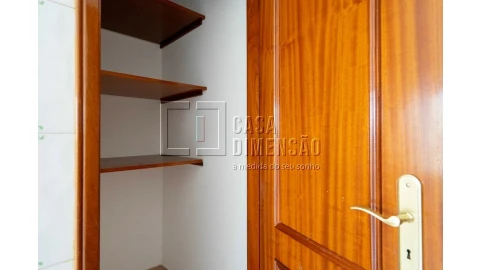 Apartamento T2 para Venda em Carnaxide e Queijas