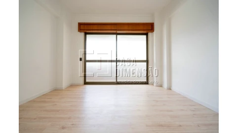 Apartamento T2 para Venda em Carnaxide e Queijas