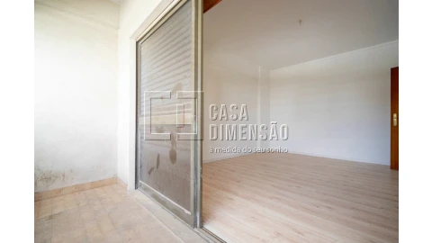 Apartamento T2 para Venda em Carnaxide e Queijas