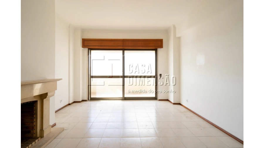 Apartamento T2 para Venda em Carnaxide e Queijas Foto 2