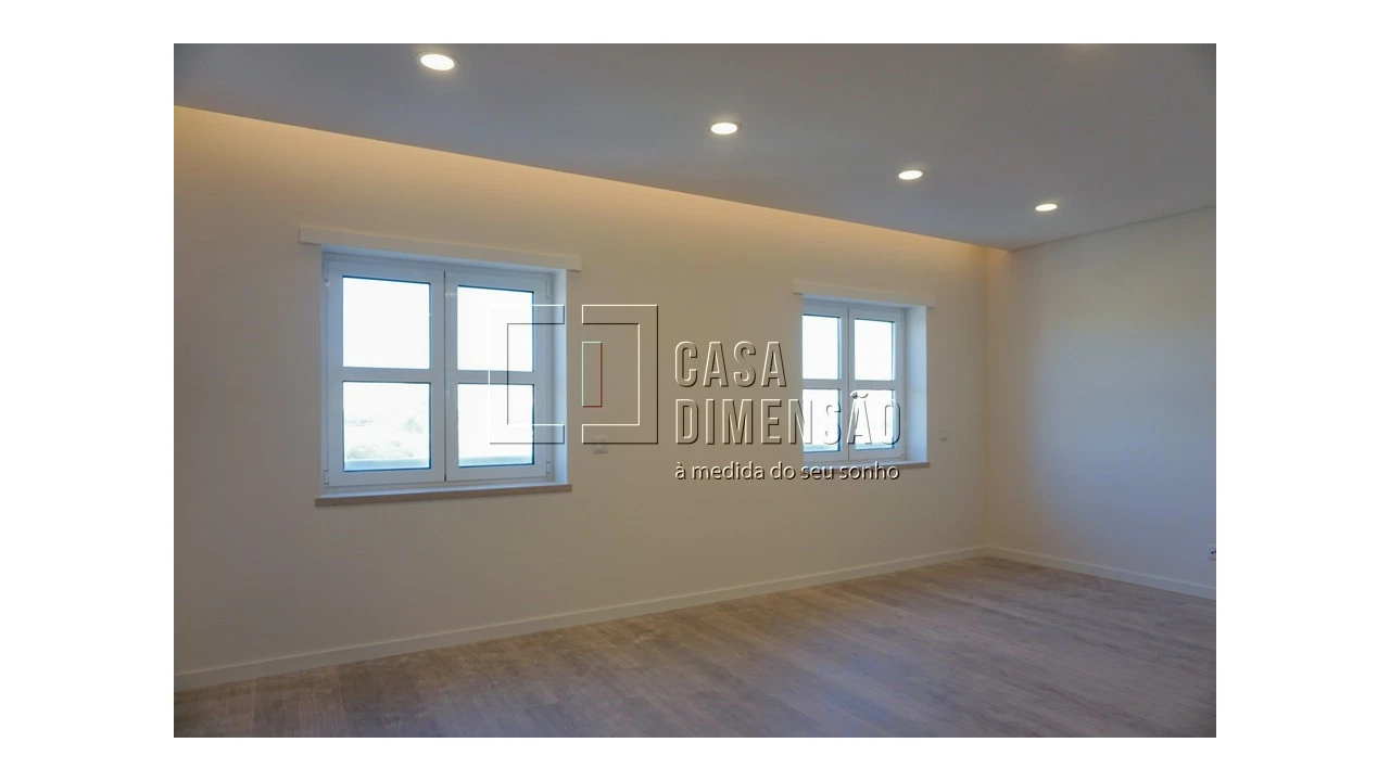 Apartamento T3 para Venda em Carnaxide e Queijas Foto 3