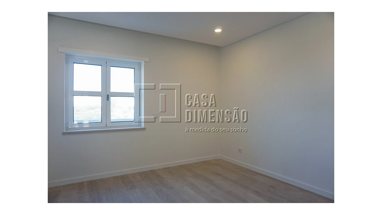 Apartamento T3 para Venda em Carnaxide e Queijas Foto 10