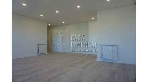 Apartamento T3 para Venda em Carnaxide e Queijas