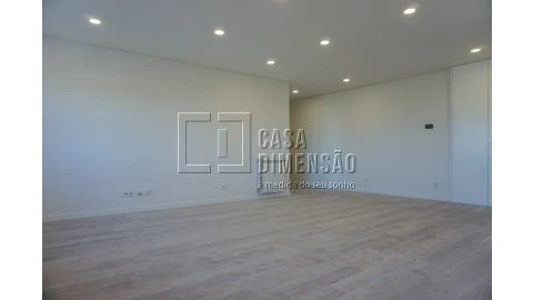 Apartamento T3 para Venda em Carnaxide e Queijas