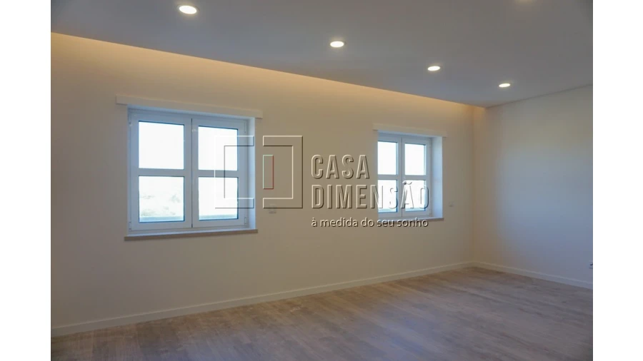 Apartamento T3 para Venda em Carnaxide e Queijas Foto 3