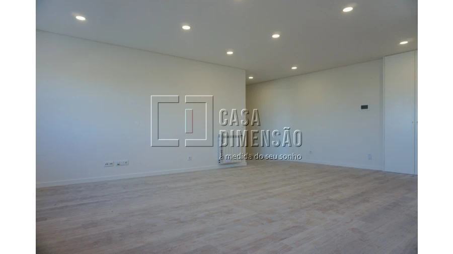 Apartamento T3 para Venda em Carnaxide e Queijas Foto 5