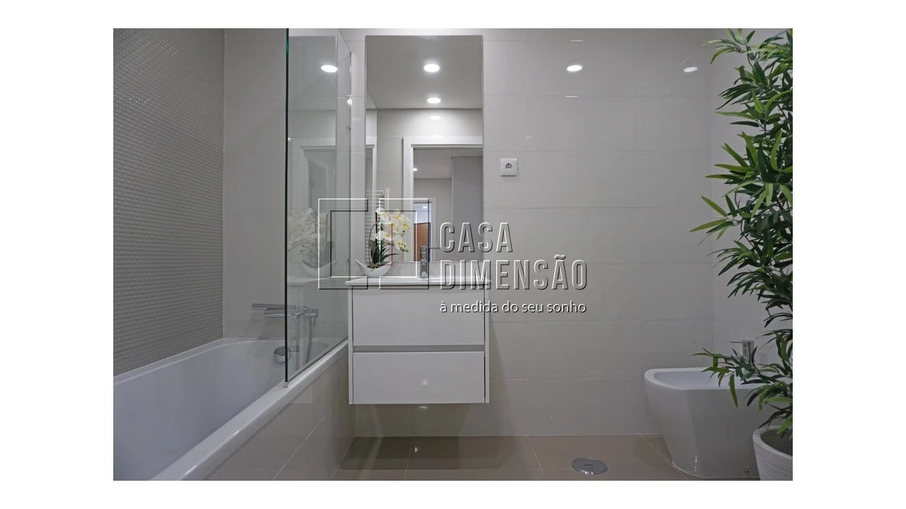 Apartamento T2 para Venda em Carnaxide e Queijas Foto 36