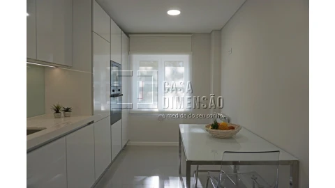 Apartamento T2 para Venda em Carnaxide e Queijas