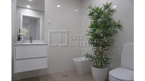 Apartamento T2 para Venda em Carnaxide e Queijas