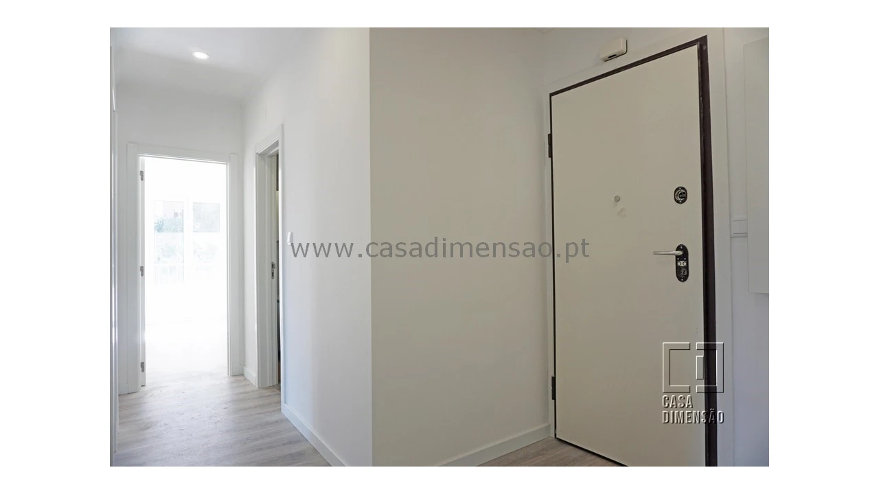 Apartamento T3 para Venda em Algés, Linda-A-Velha e Cruz Quebrada-Dafundo Foto 3