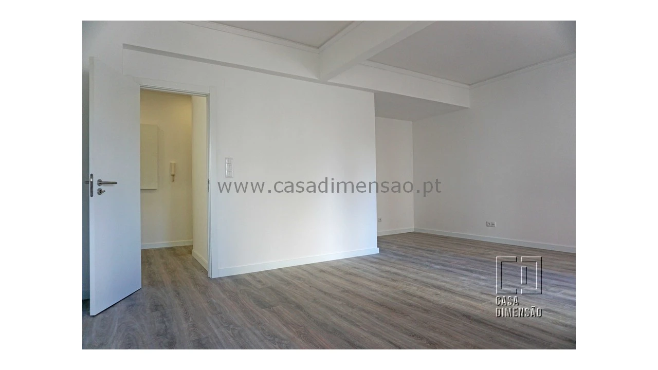 Apartamento T3 para Venda em Algés, Linda-A-Velha e Cruz Quebrada-Dafundo Foto 4