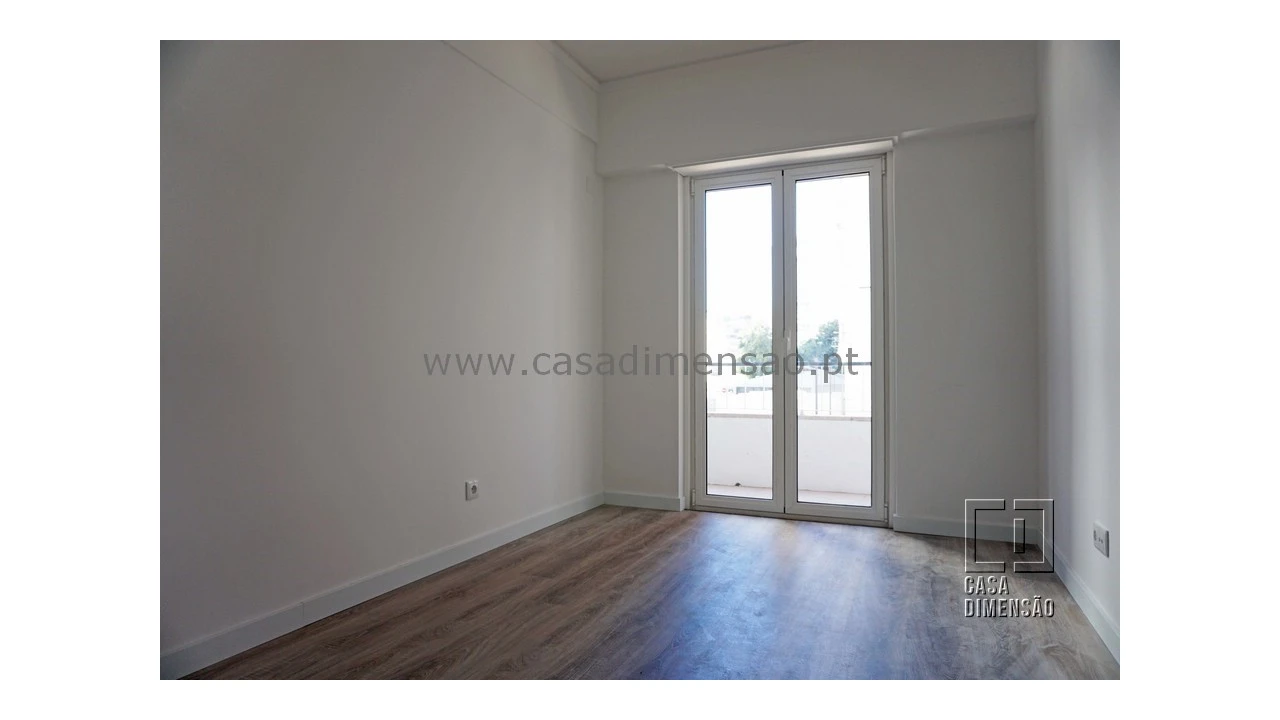 Apartamento T3 para Venda em Algés, Linda-A-Velha e Cruz Quebrada-Dafundo Foto 16