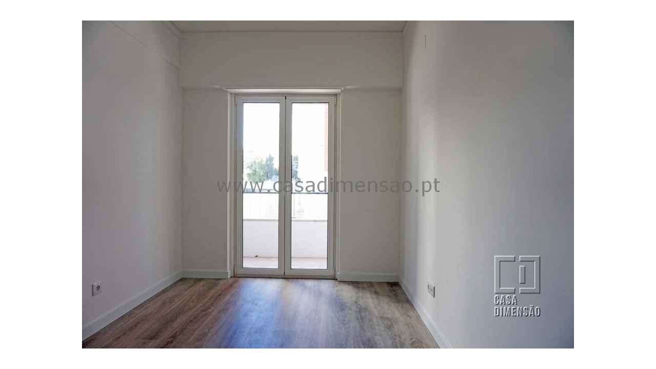 Apartamento T3 para Venda em Algés, Linda-A-Velha e Cruz Quebrada-Dafundo Foto 17