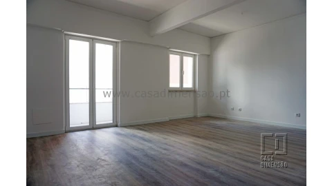 Apartamento T3 para Venda em Algés, Linda-A-Velha e Cruz Quebrada-Dafundo