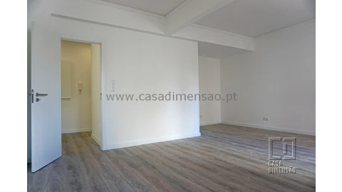 Apartamento T3 para Venda em Algés, Linda-A-Velha e Cruz Quebrada-Dafundo