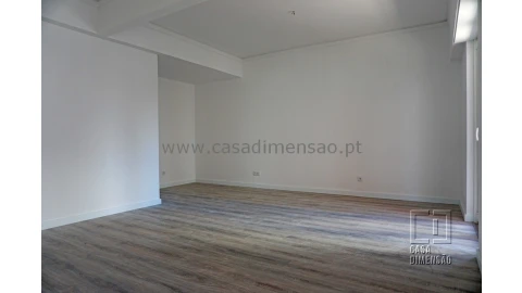 Apartamento T3 para Venda em Algés, Linda-A-Velha e Cruz Quebrada-Dafundo