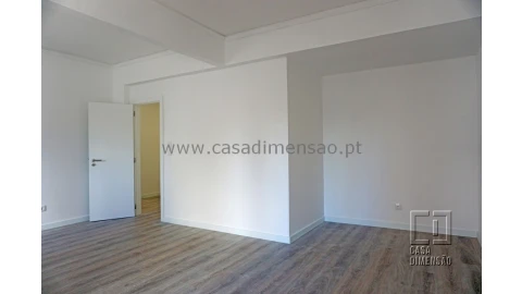 Apartamento T3 para Venda em Algés, Linda-A-Velha e Cruz Quebrada-Dafundo
