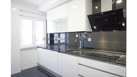 Apartamento T3 para Venda em Algés, Linda-A-Velha e Cruz Quebrada-Dafundo