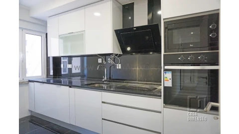 Apartamento T3 para Venda em Algés, Linda-A-Velha e Cruz Quebrada-Dafundo