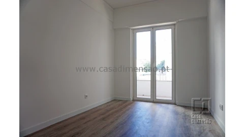 Apartamento T3 para Venda em Algés, Linda-A-Velha e Cruz Quebrada-Dafundo