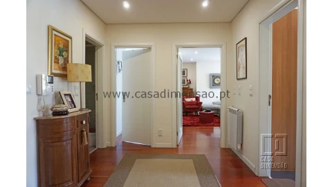Apartamento T3 para Venda em Carnaxide e Queijas