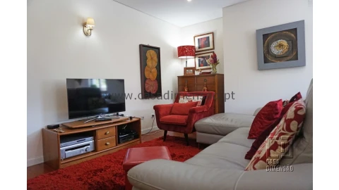 Apartamento T3 para Venda em Carnaxide e Queijas