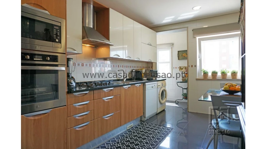 Apartamento T3 para Venda em Carnaxide e Queijas Foto 25