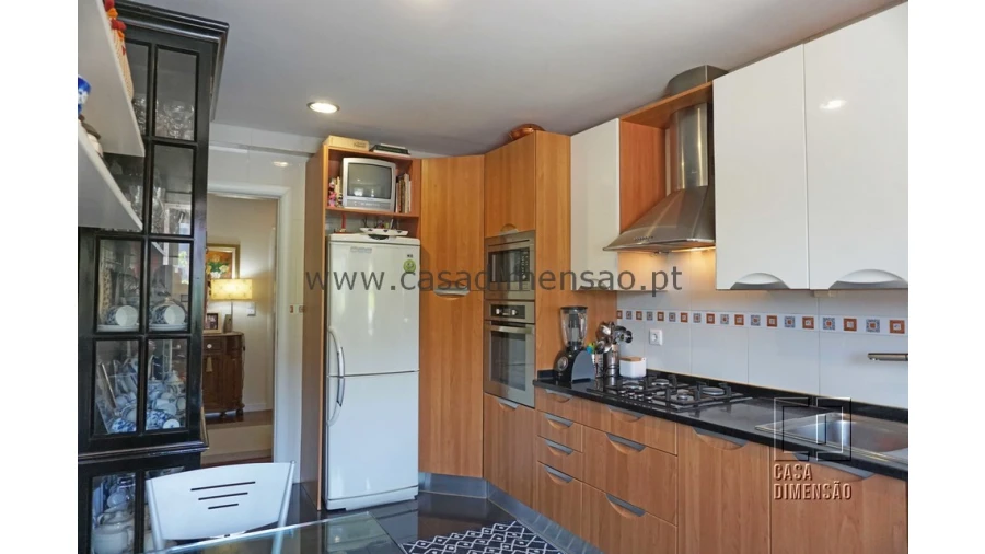 Apartamento T3 para Venda em Carnaxide e Queijas Foto 27