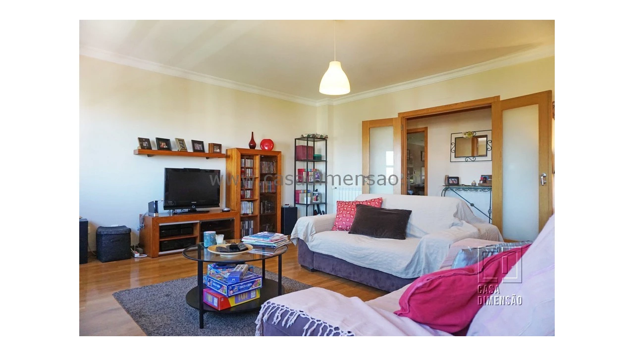 Apartamento T4 para Venda em Carnaxide e Queijas Foto 10