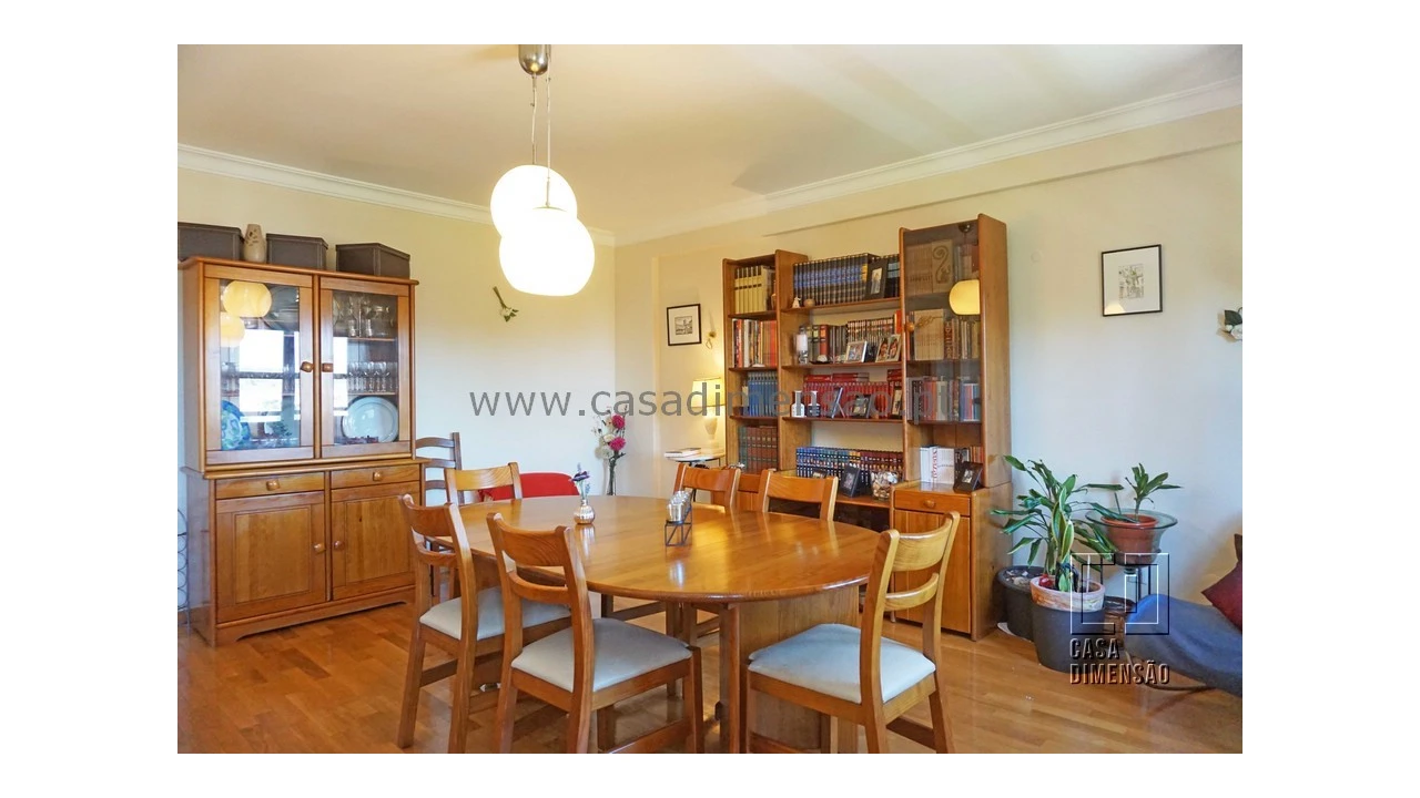 Apartamento T4 para Venda em Carnaxide e Queijas Foto 12