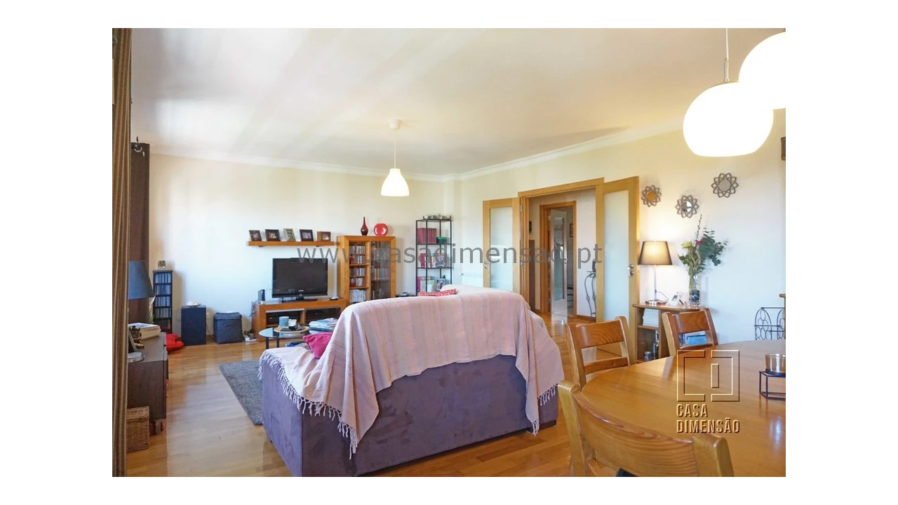 Apartamento T4 para Venda em Carnaxide e Queijas Foto 15