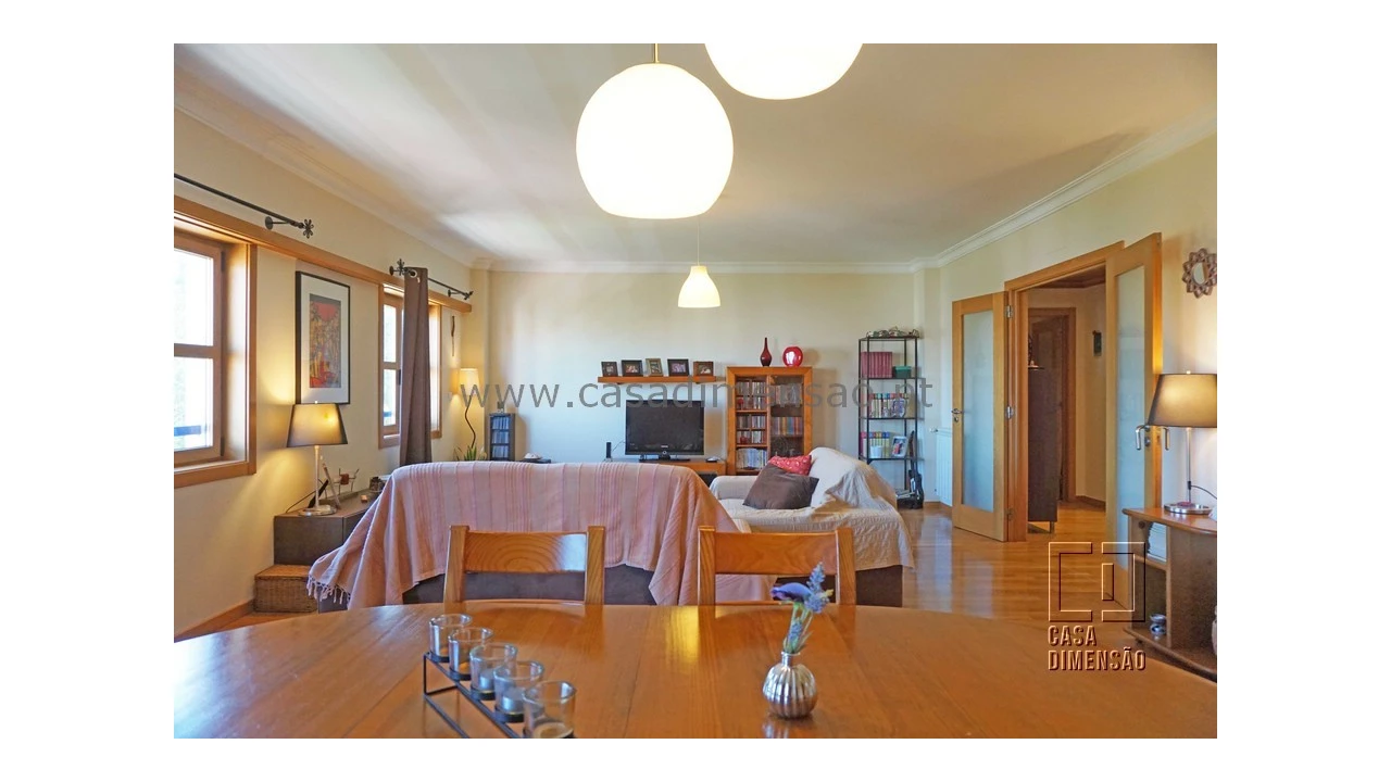 Apartamento T4 para Venda em Carnaxide e Queijas Foto 17