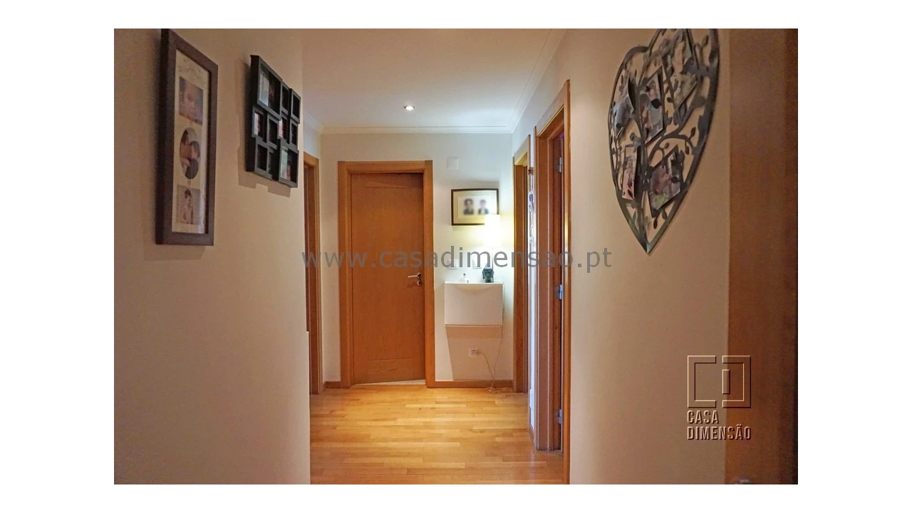 Apartamento T4 para Venda em Carnaxide e Queijas Foto 24