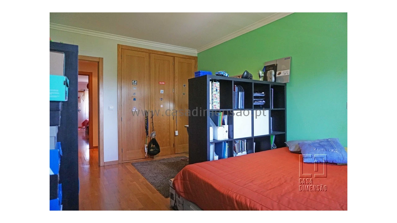 Apartamento T4 para Venda em Carnaxide e Queijas Foto 30