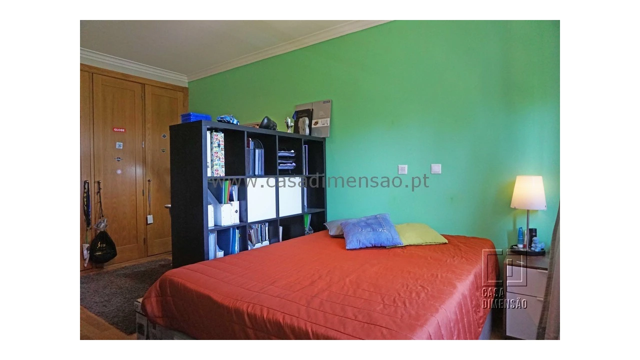 Apartamento T4 para Venda em Carnaxide e Queijas Foto 31