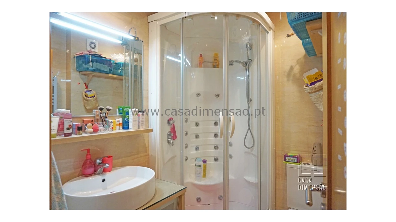 Apartamento T4 para Venda em Carnaxide e Queijas Foto 42