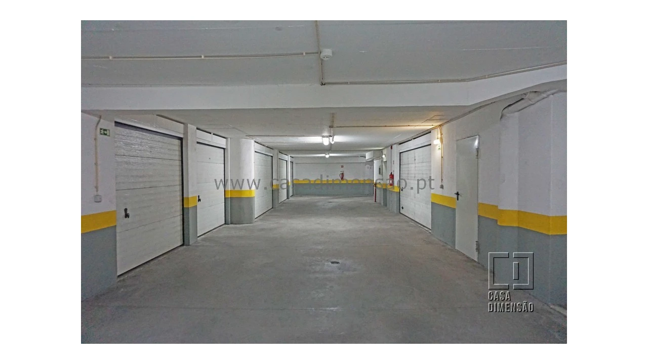 Apartamento T4 para Venda em Carnaxide e Queijas Foto 50
