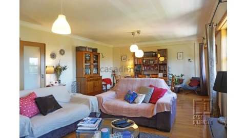 Apartamento T4 para Venda em Carnaxide e Queijas
