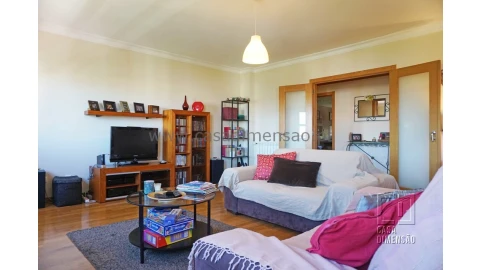Apartamento T4 para Venda em Carnaxide e Queijas