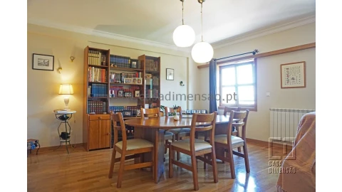 Apartamento T4 para Venda em Carnaxide e Queijas