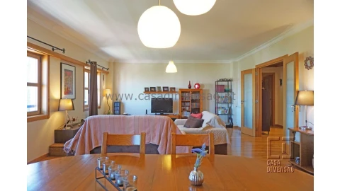 Apartamento T4 para Venda em Carnaxide e Queijas