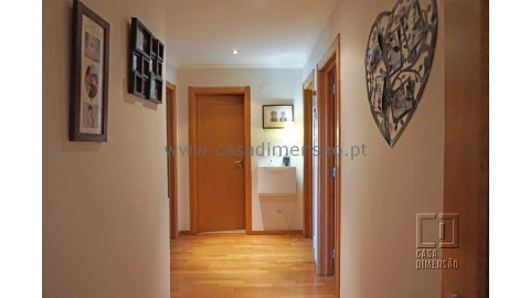 Apartamento T4 para Venda em Carnaxide e Queijas
