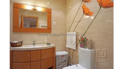 Apartamento T4 para Venda em Carnaxide e Queijas