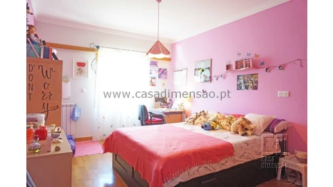 Apartamento T4 para Venda em Carnaxide e Queijas