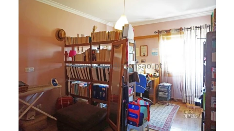 Apartamento T4 para Venda em Carnaxide e Queijas