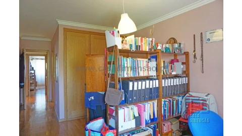 Apartamento T4 para Venda em Carnaxide e Queijas