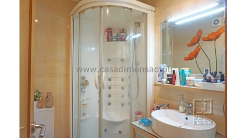 Apartamento T4 para Venda em Carnaxide e Queijas
