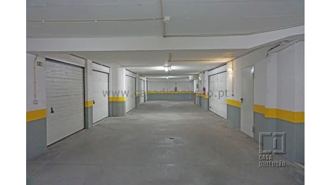 Apartamento T4 para Venda em Carnaxide e Queijas